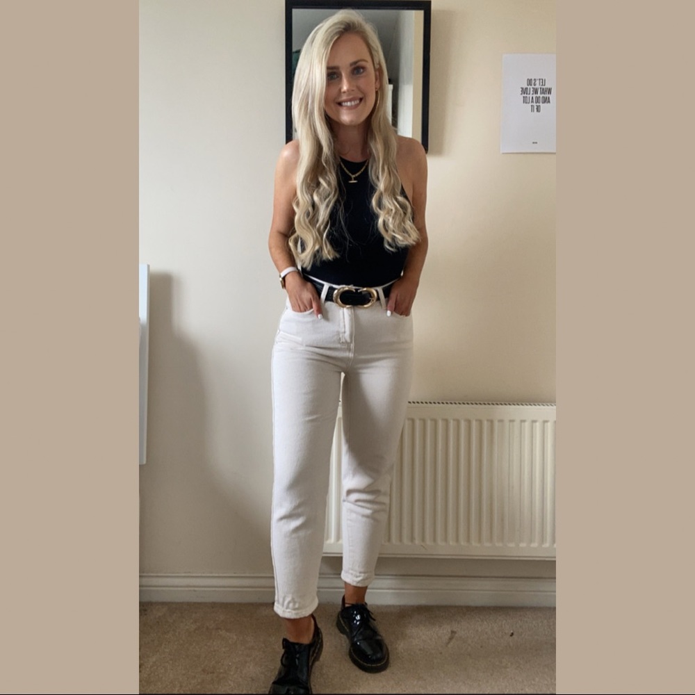 Cream mom jeans 👖